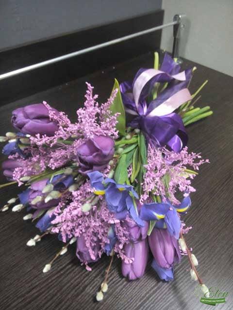 Ирис и тюльпаны