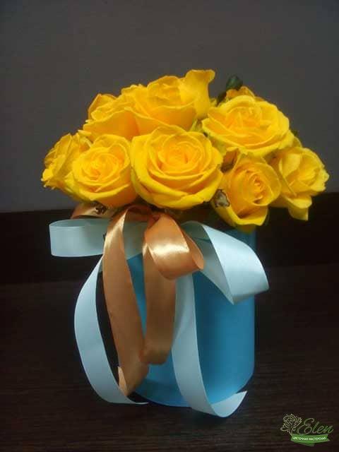 Киев Шляпная коробка из желтых роз