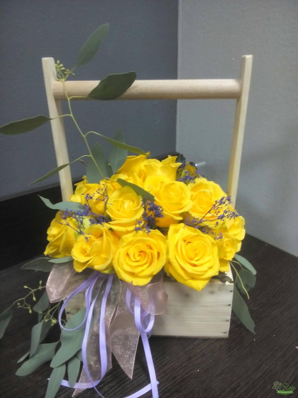 Композиция из роз Желтый Колодец.